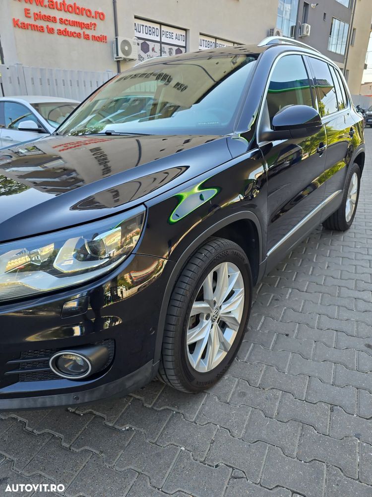 Volkswagen Tiguan - 1