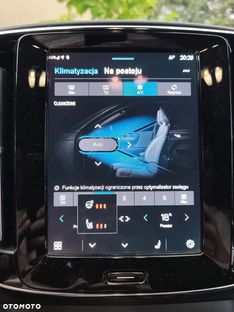 Volvo XC 40 82kWh P8 Recharge AWD Pro - 4