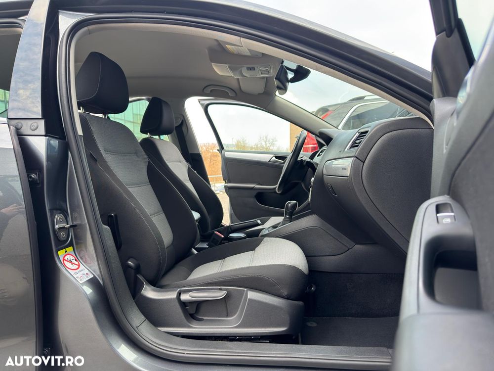 Volkswagen Jetta - 21