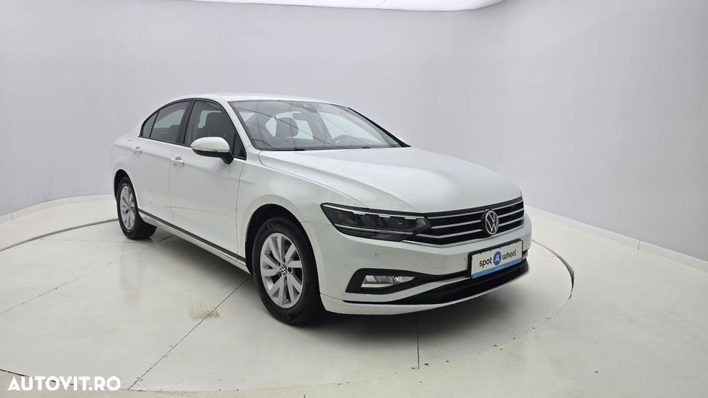 Volkswagen Passat 2.0 TDI DSG Comfortline - 4