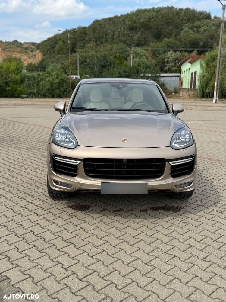 Porsche Cayenne - 4