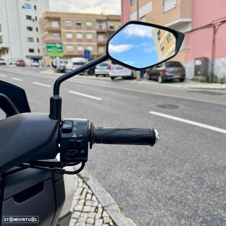 Yamaha NMAX 125 - 15