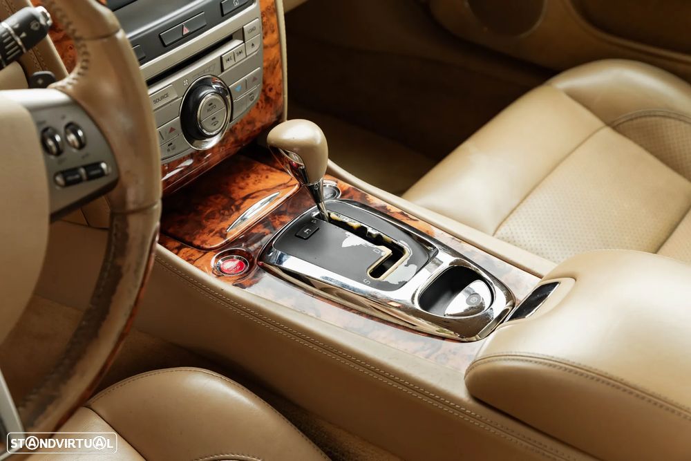 Jaguar XK XK8 Coupe - 17