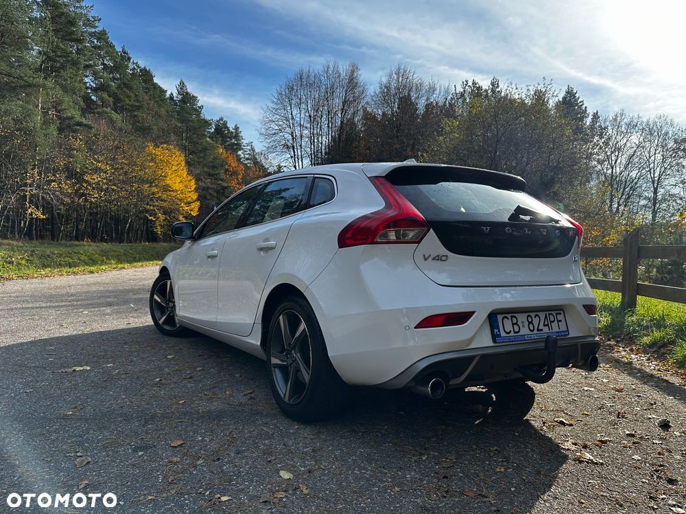 Volvo V40 D2 R-Design - 10