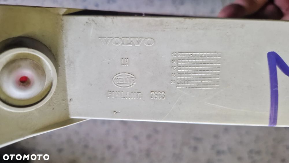 VOLVO XC90 LAMPA PRZECIWMGIELNA LEWY TYŁ - 3