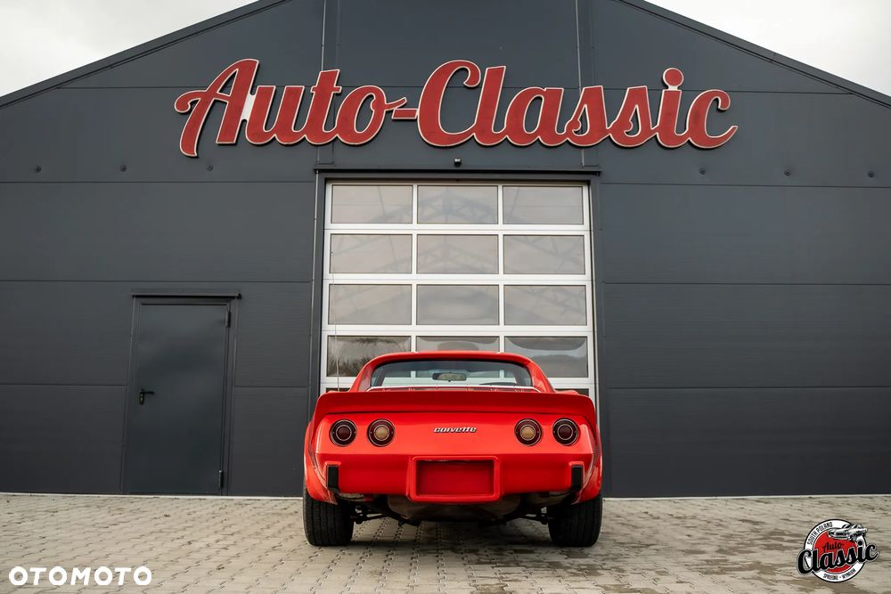Chevrolet Corvette - 10