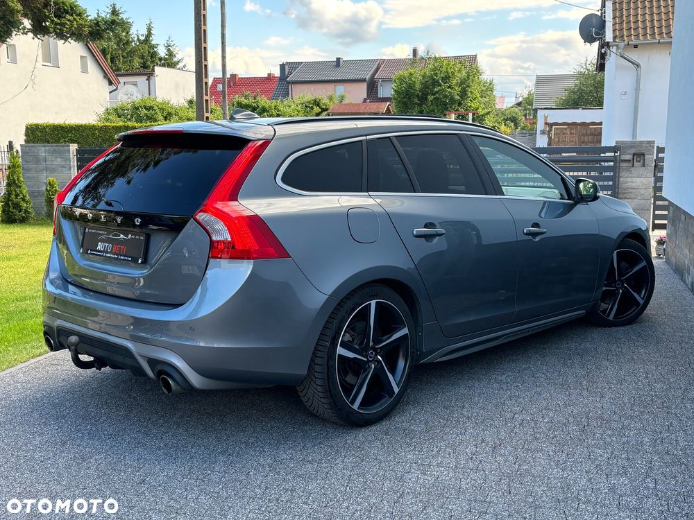 Volvo V60 D5 Geartronic RDesign - 24