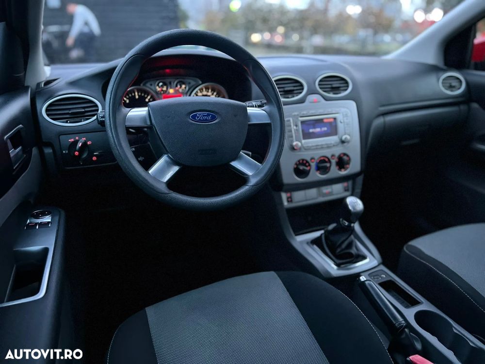 Ford Focus 1.6 TDCi ECOnetic 99g Start-Stopp-System Champions Edition - 16