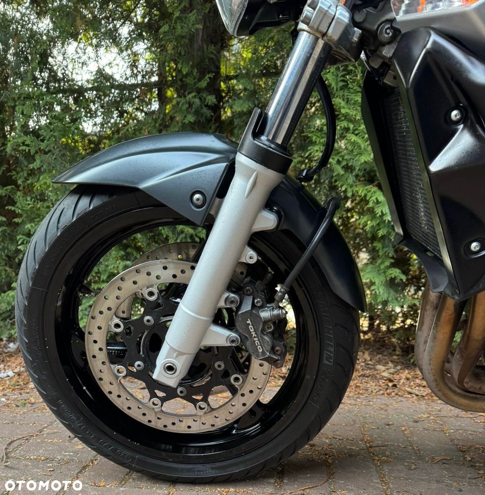Suzuki GSR - 15