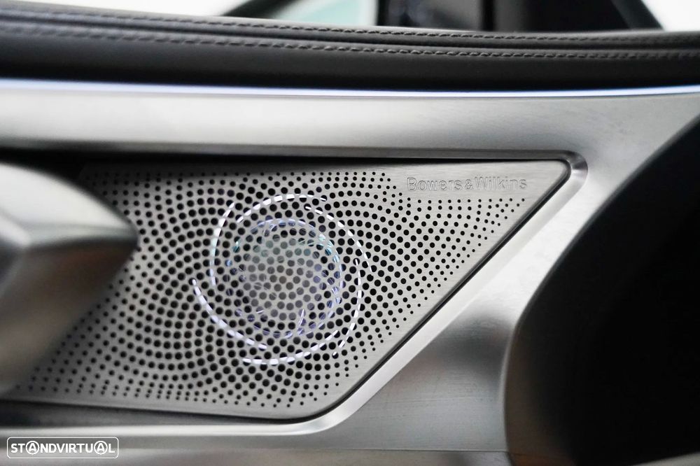 BMW M850i xDrive - 28