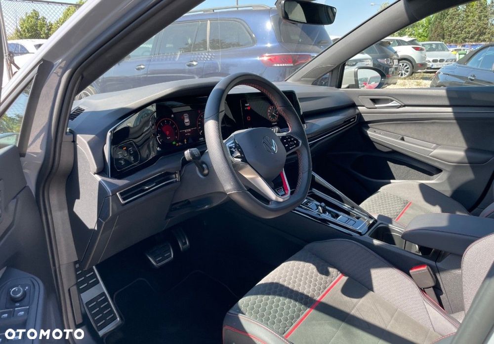 Volkswagen Golf - 16