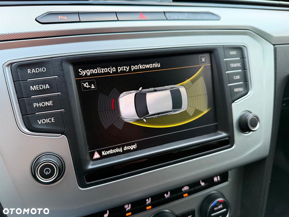 Volkswagen Passat 2.0 TDI (BlueMotion Technology) DSG Comfortline - 35