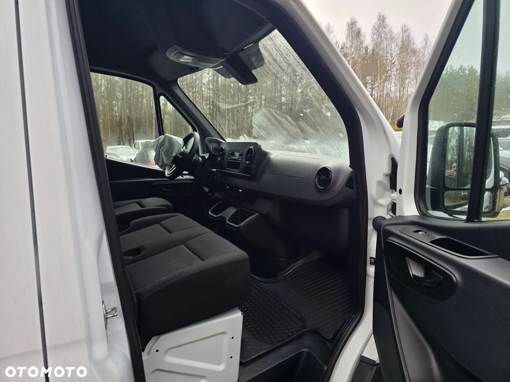 Mercedes-Benz SPRINTER - 10