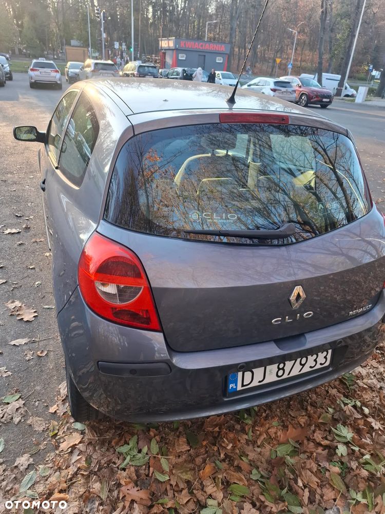 Renault Clio 1.6 16V Expression - 9