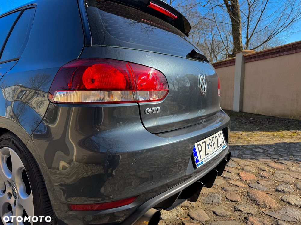 Volkswagen Golf 2.0 GTI - 21