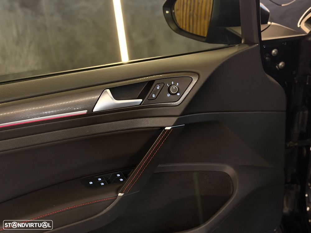 VW Golf GTI TCR 2.0 TSI OPF DSG - 19