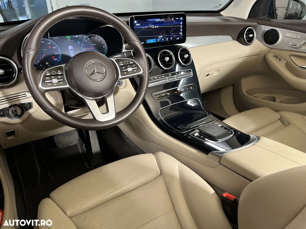 Mercedes-Benz GLC 300 e 4MATIC - 12