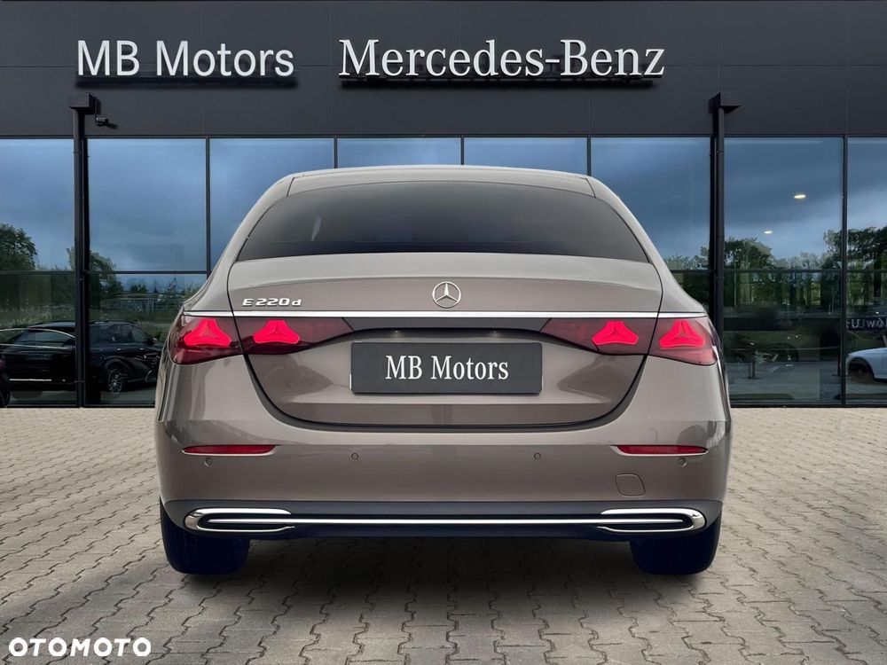 Mercedes-Benz Klasa E - 9