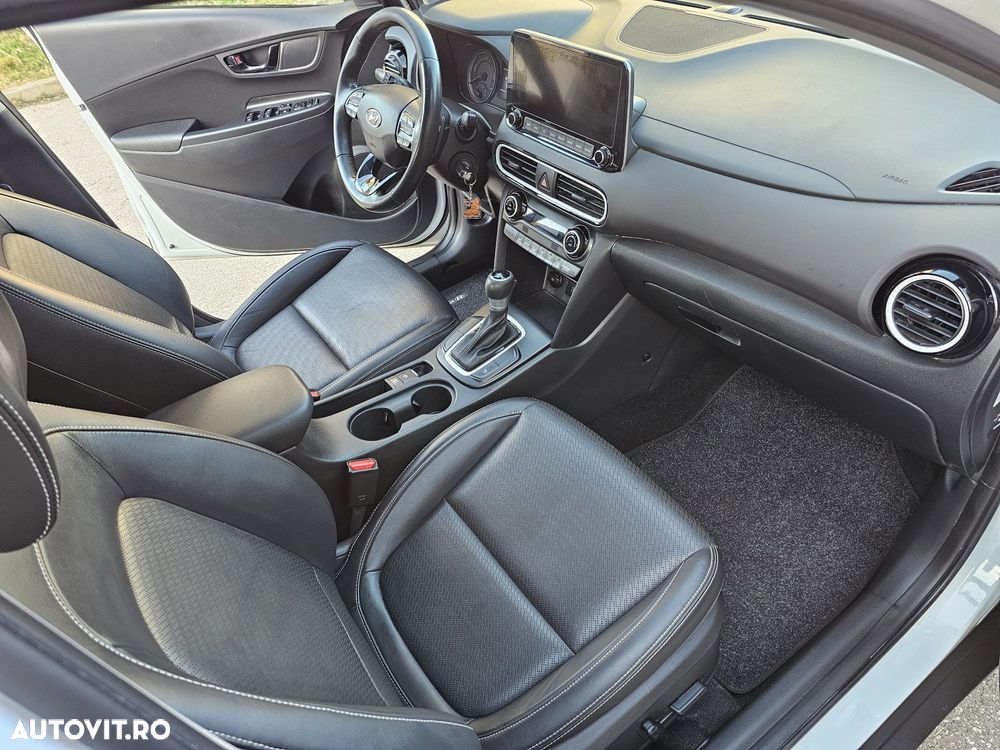 Hyundai KONA - 12
