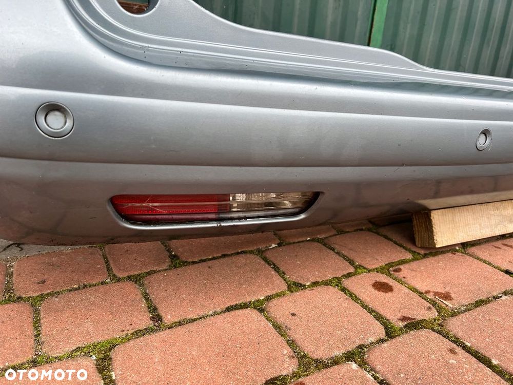 Zderzak tylny TYŁ PEUGEOT 5008 4x PDC Kod lakieru: KGYC - 6