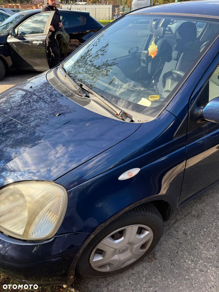 Toyota Yaris 1.0 Base - 5