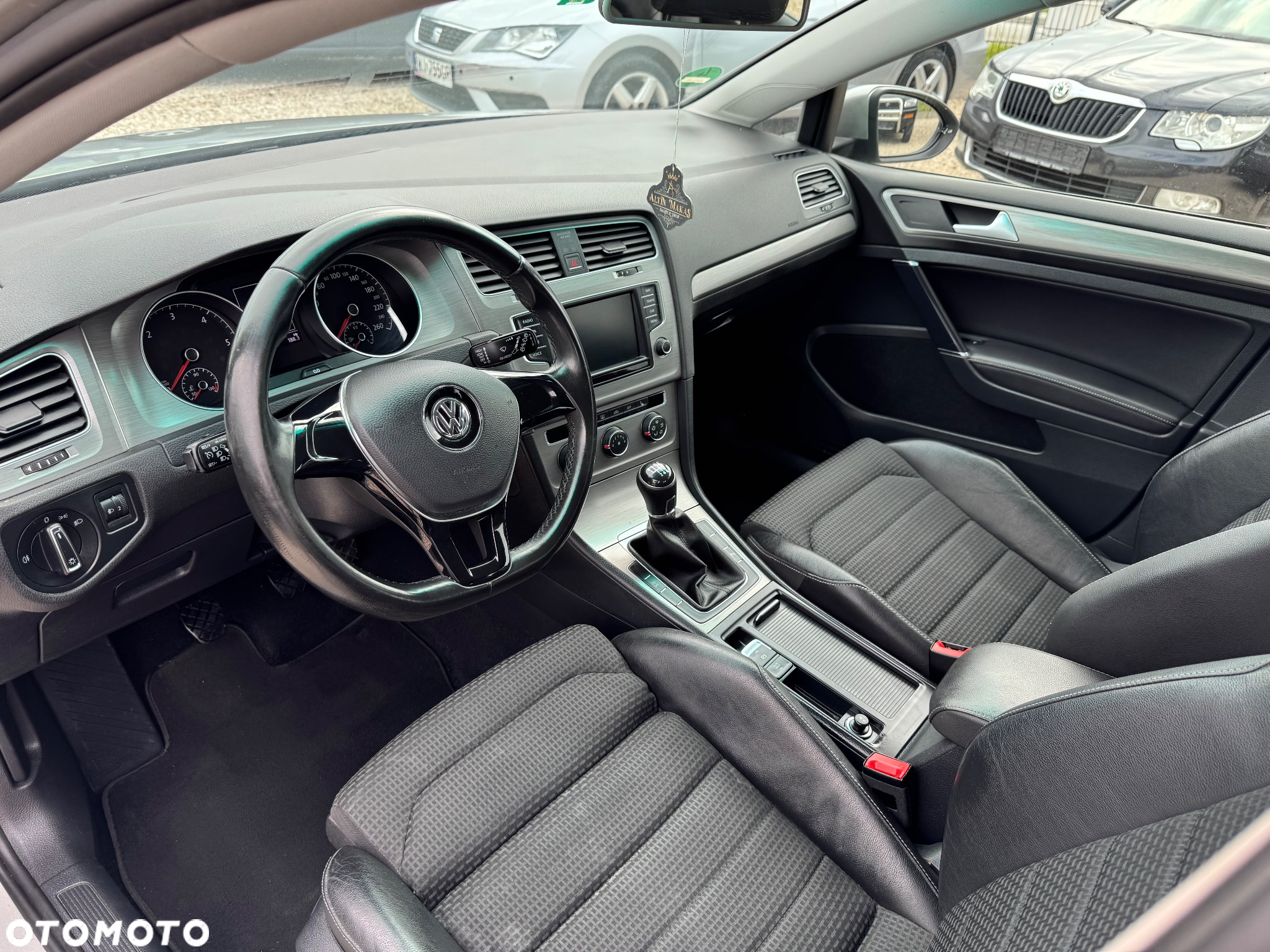 Volkswagen Golf 2.0 BlueTDI Highline - 24