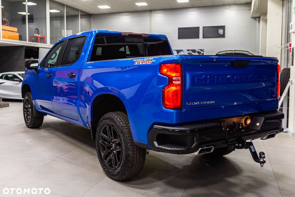 Chevrolet Silverado - 8