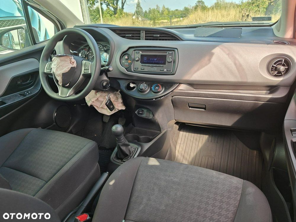 Toyota Yaris - 10