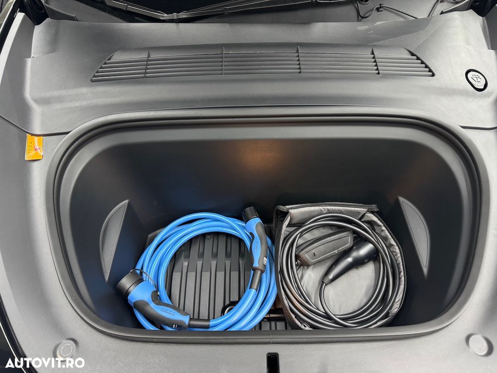 Tesla Model Y Long Range Dual Motor AWD - 24
