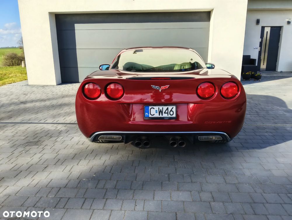 Chevrolet Corvette - 4