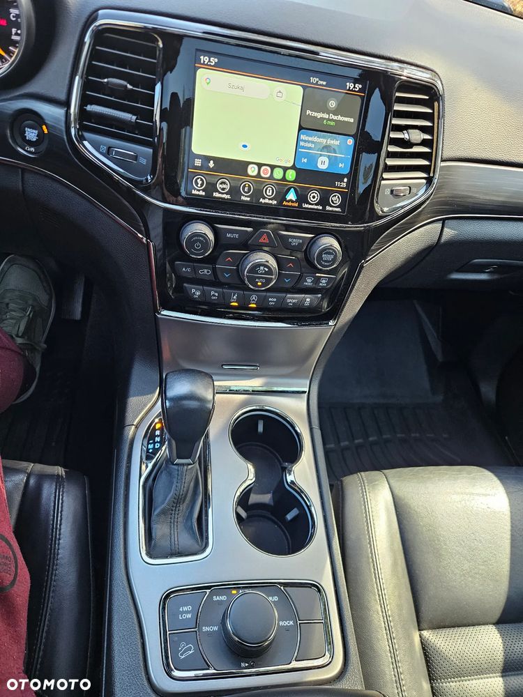 Jeep Grand Cherokee - 19