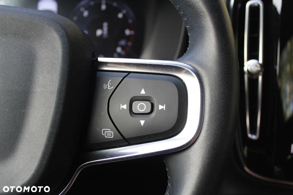 Volvo XC 40 D3 Momentum Pro - 28