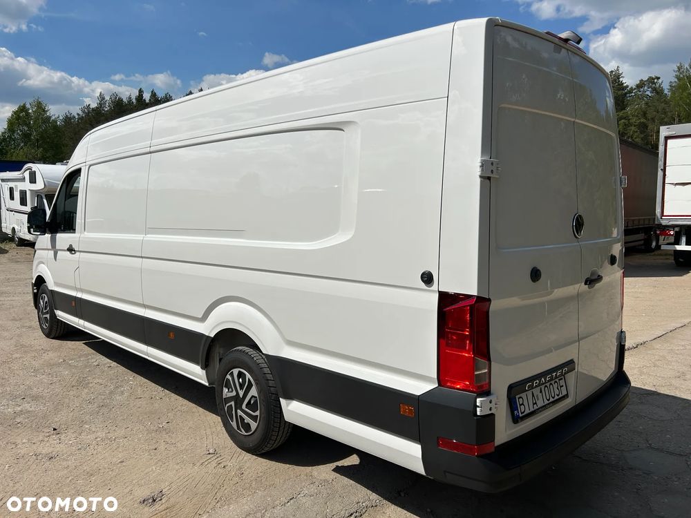 Volkswagen CRAFTER L5H2 NAJDŁUŻSZY LONG / POLIFT VIRTUAL / GWARANCJA + PAKIET SERWISOWY DO 2030 ROKU / JEDYNIE 5 TYŚ. KM PRZEBIEGU / KAMERA COFANIA / SILNIK 140 KM !! - 4