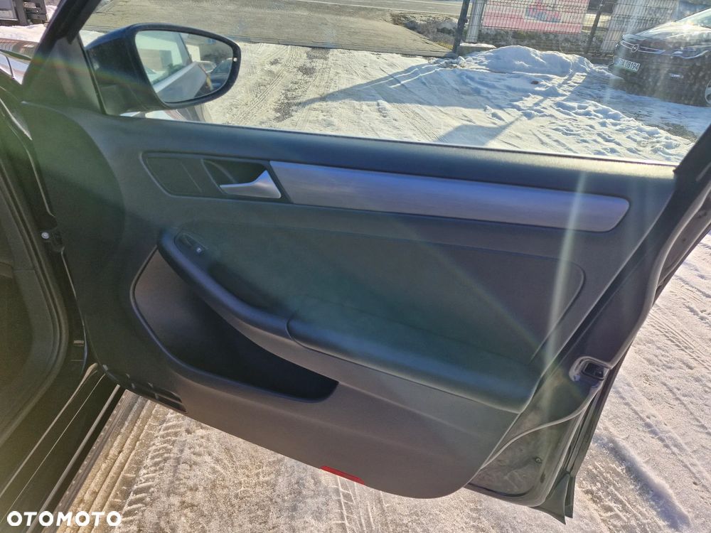 Volkswagen Jetta - 23