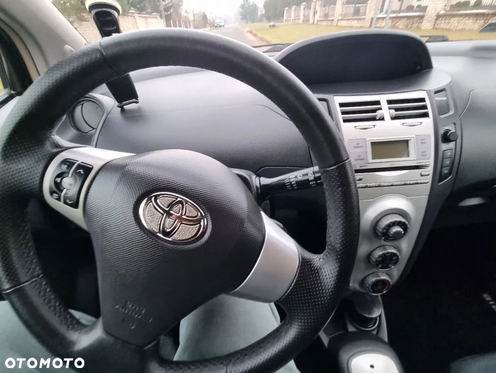 Toyota Yaris 1.3 Sol - 21