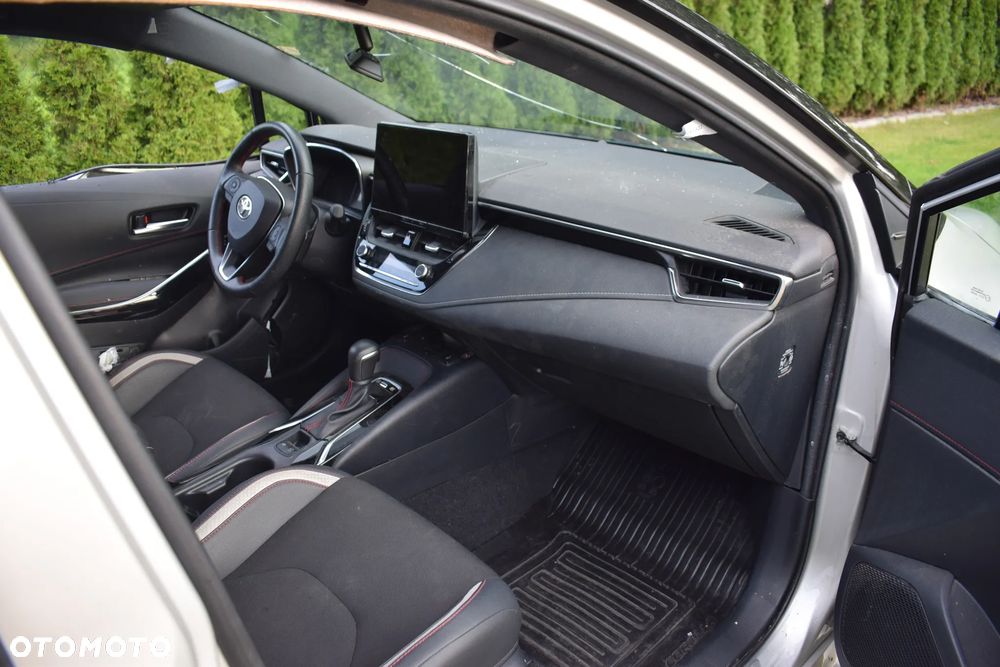 Toyota Corolla 2.0 Hybrid GR Sport Dynamic - 10