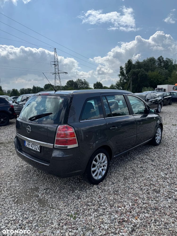 Opel Zafira 1.8 Cosmo EasyTronic - 3