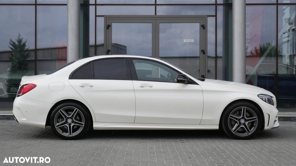Mercedes-Benz C 300 d 4Matic 9G-TRONIC AMG Line - 7