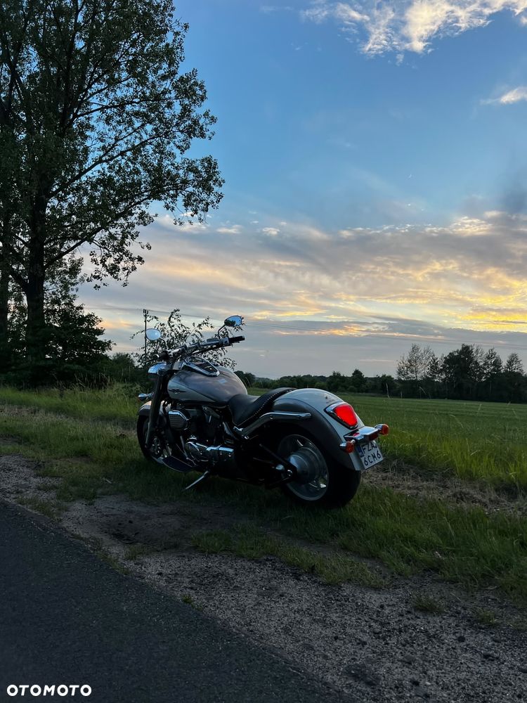 Suzuki Intruder - 25