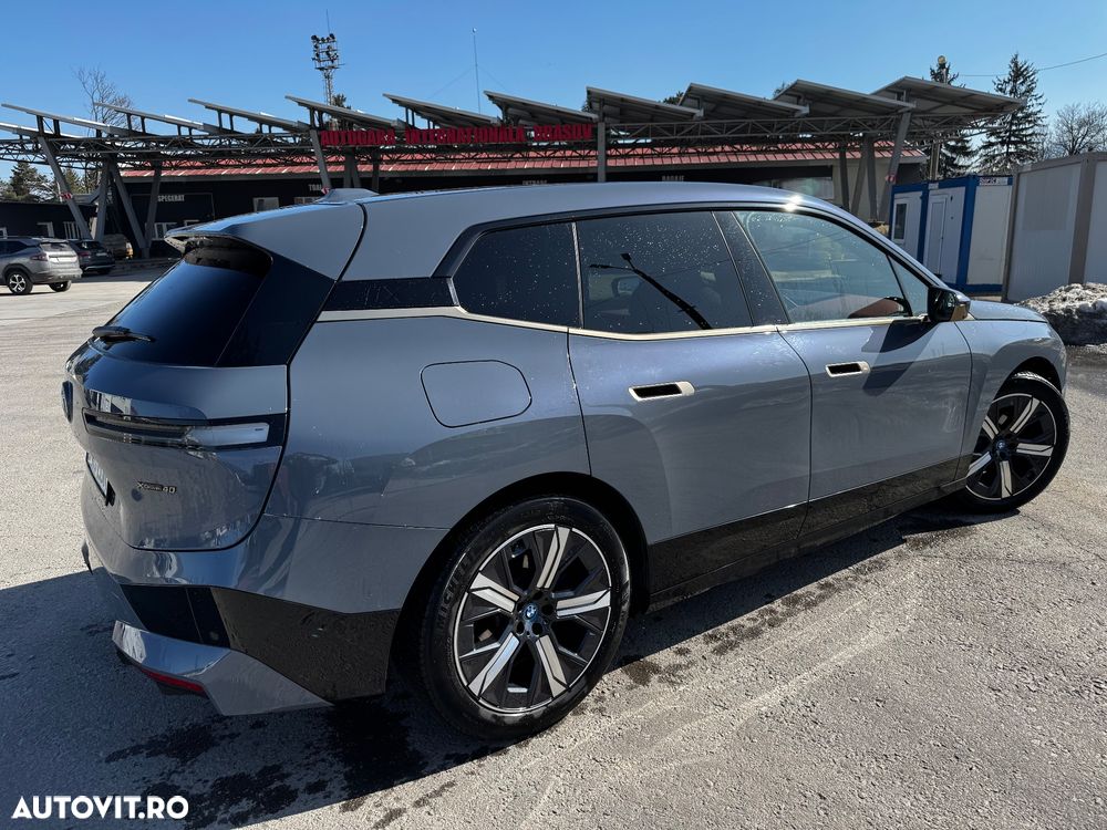 BMW iX - 4