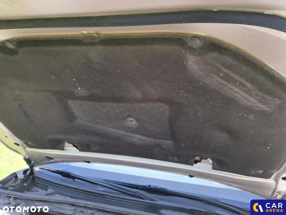 Toyota Camry - 23