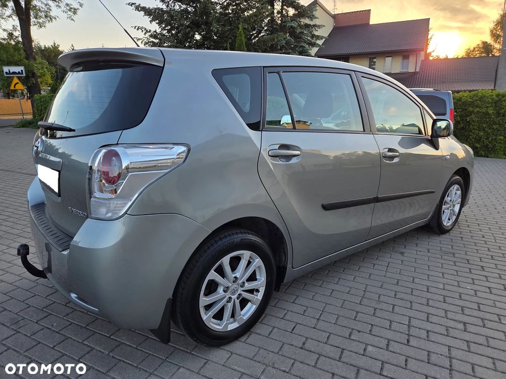 Toyota Verso 1.8 Prestige EU6 - 4