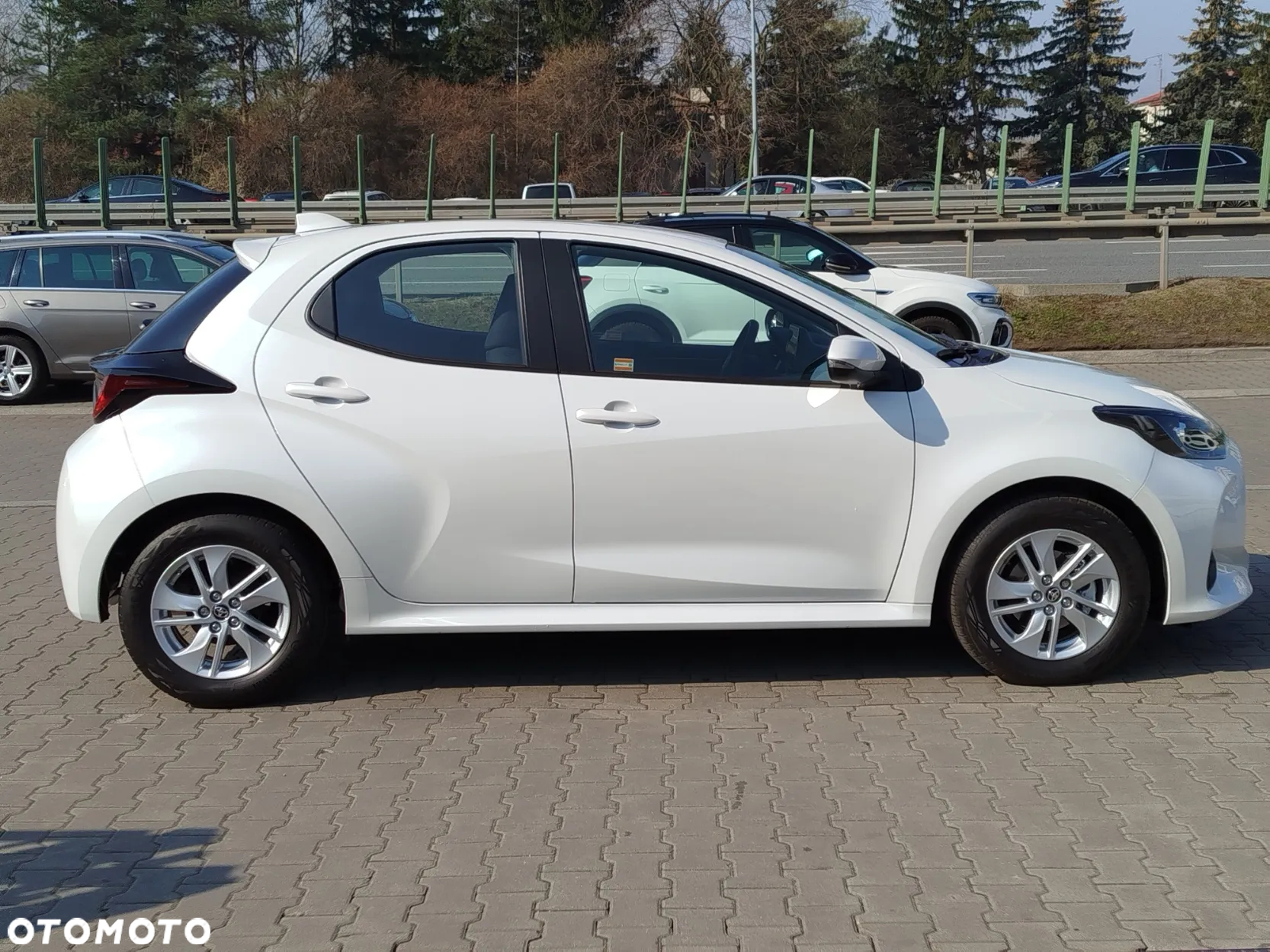 Toyota Yaris Hybrid 1.5 Comfort - 4