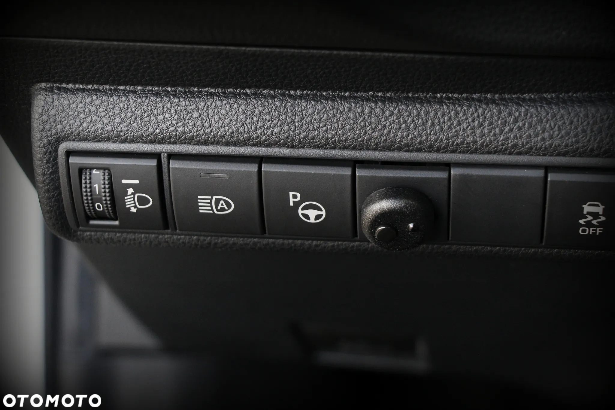 Toyota Corolla 2.0 Hybrid Comfort - 29