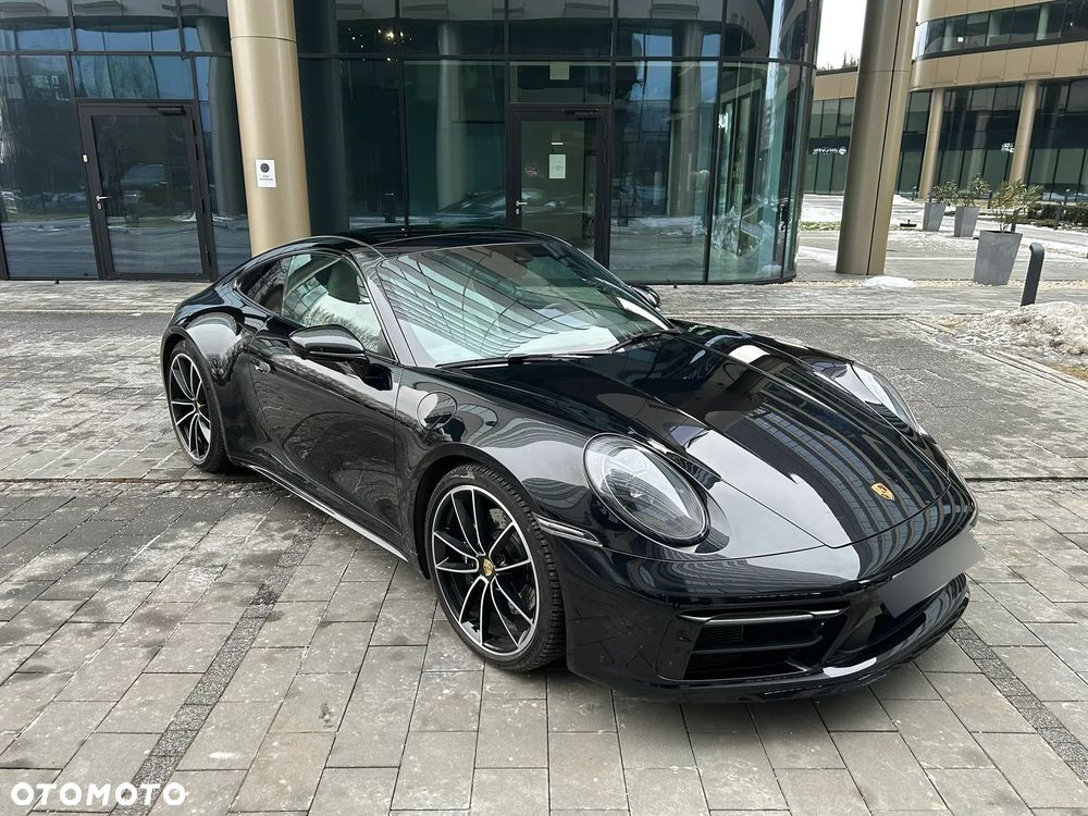 Porsche 911 Carrera 4S - 1