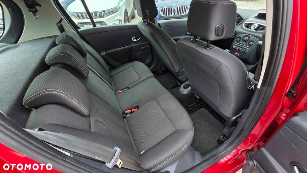 Renault Clio 1.2 16V Expression Quickshift - 8
