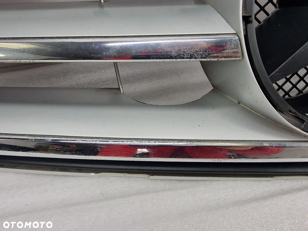 MERCEDES W204 C-KLASSA LIFT 11- ATRAPA / GRILL PRZEDNI PRZÓD , NR A2048800023 , NR AUKCJI GL144 - 10