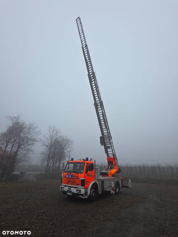 Mercedes-Benz 1422 - 3
