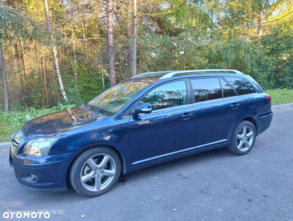 Toyota Avensis 2.2 D-CAT Sol - 1