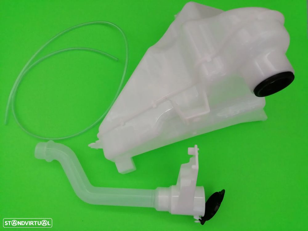 Reservatório / Depósito Água Limpa Para Brisas Toyota Hilux - 1